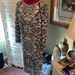 Escada Geometric print black and white dress NWOT 🔴